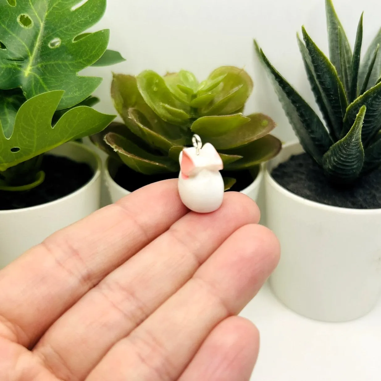 1, 4, 20 or 50 Pieces: White 3D Rabbit Charm