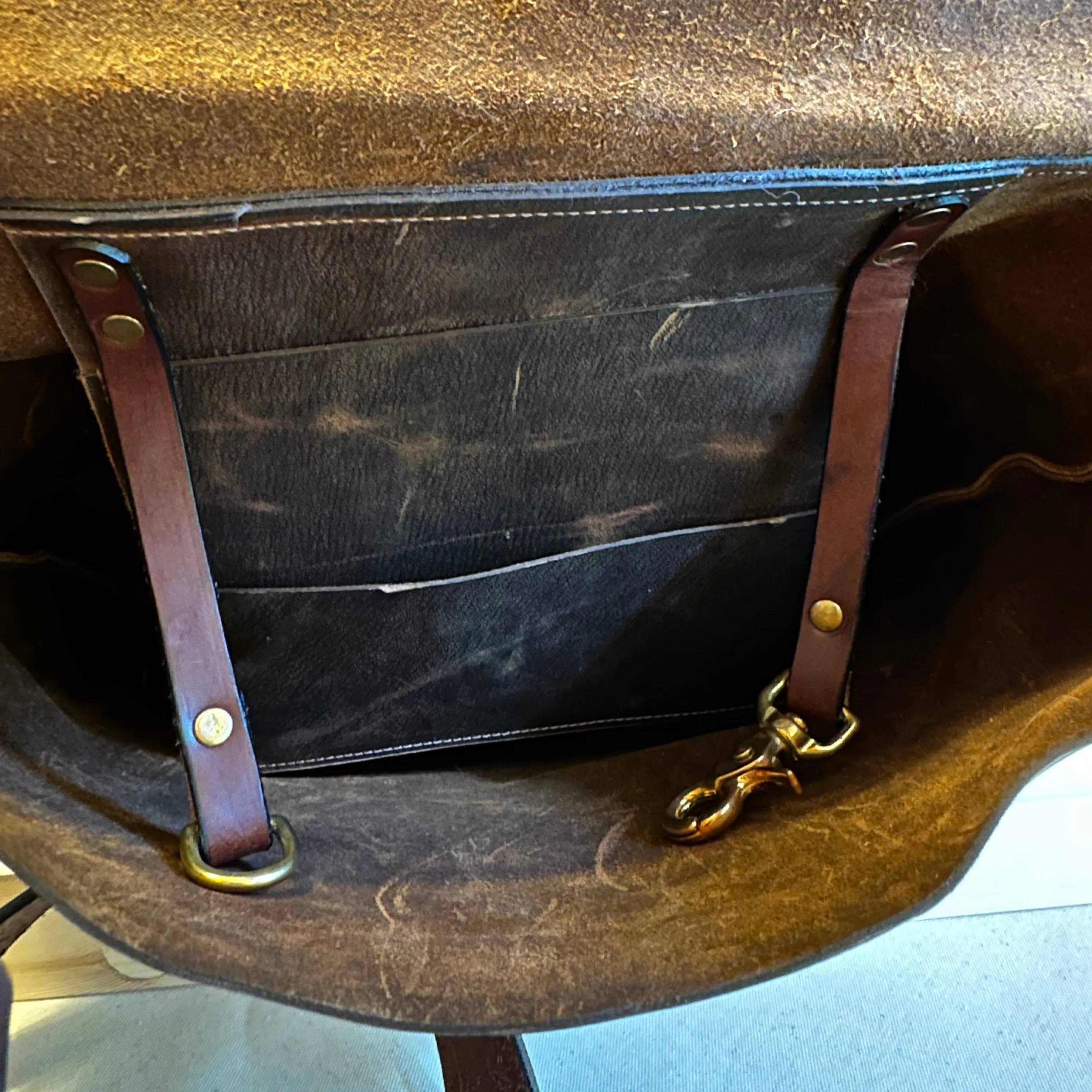 Brown Pull Up Leather Messenger Bag