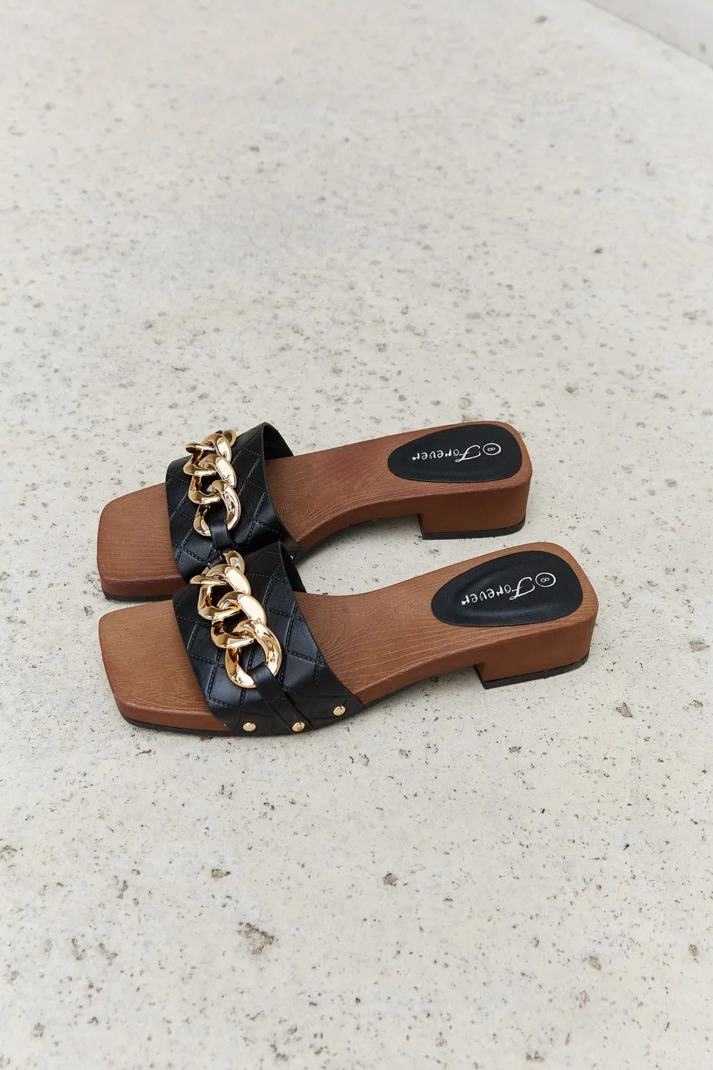 Chain Detail Clog Sandal in Black