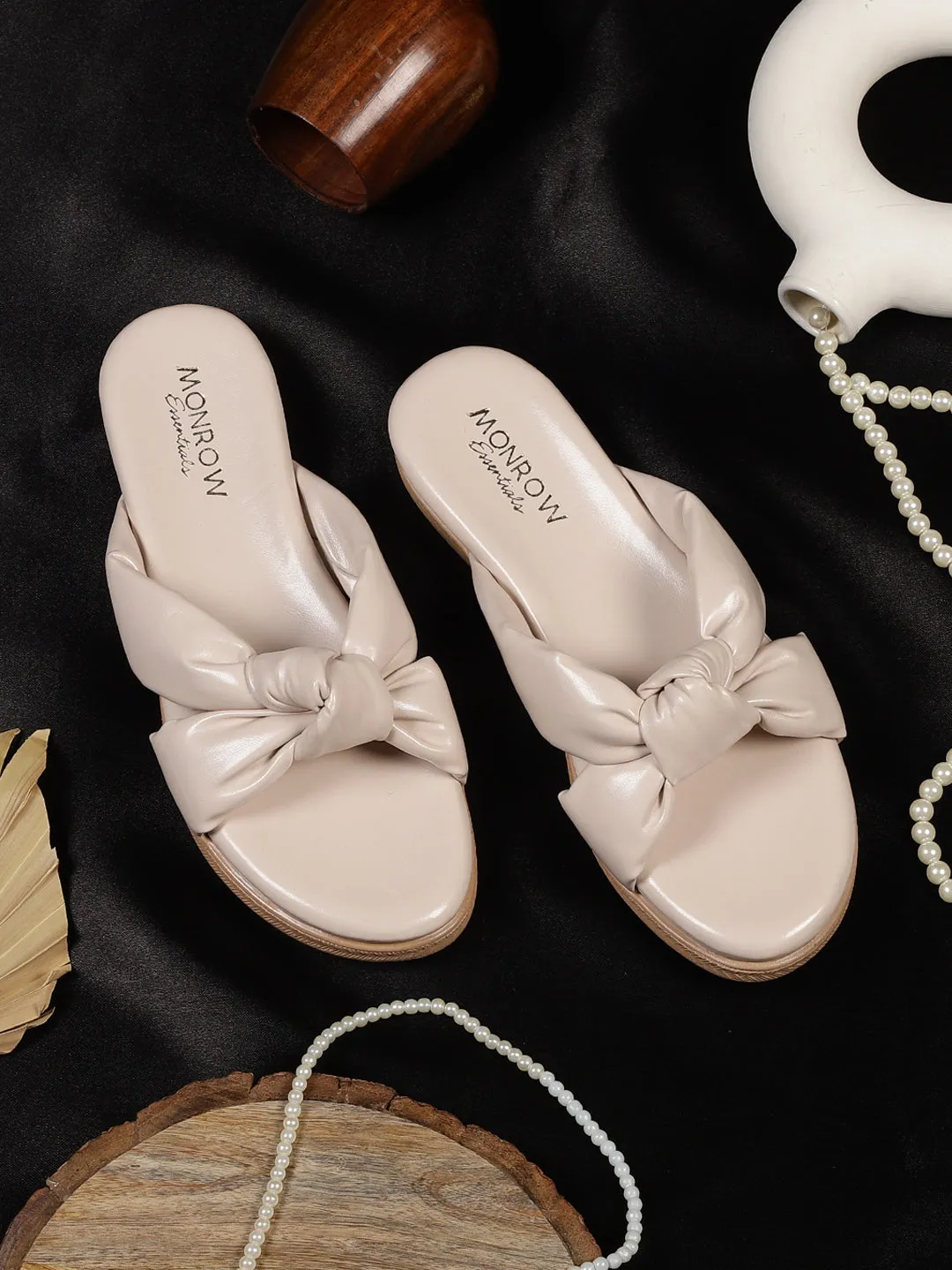 Diya Cream Flats