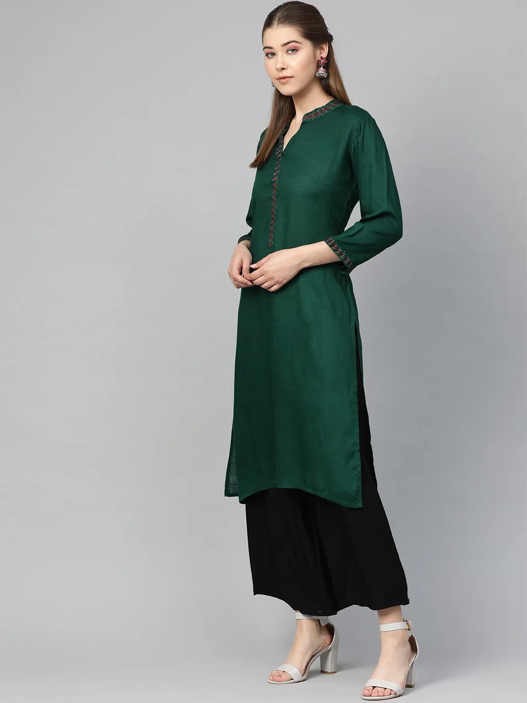 Jashvi Women Green Embroidered Straight Kurta