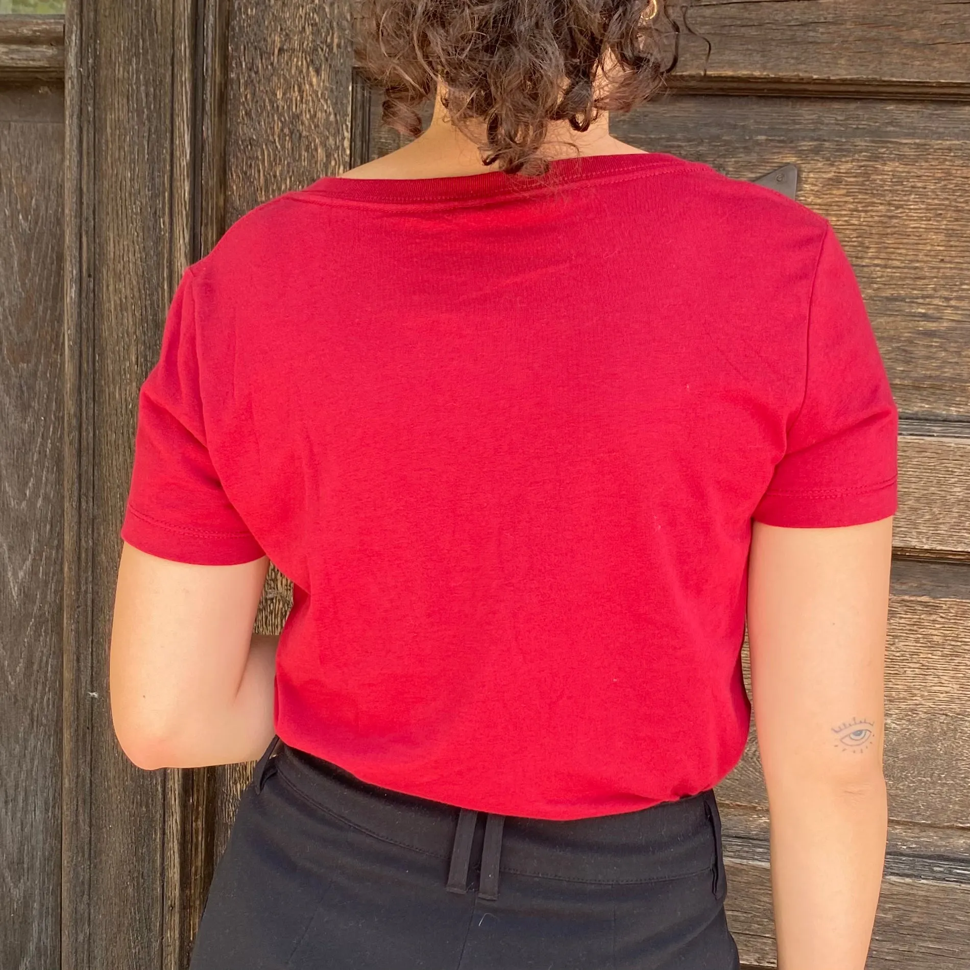 Sale! Anna Balkan T-Shirt – Comfortable Elegance for Everyday Wear