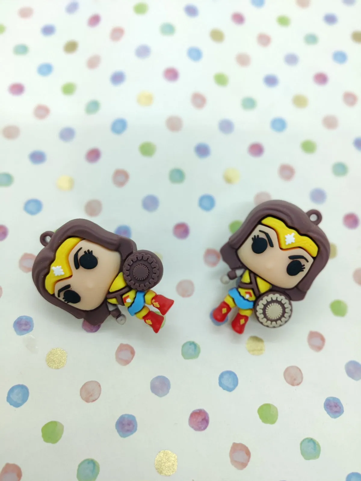 WONDER WOMEN SHOE CHARMS - MULTICOLOUR